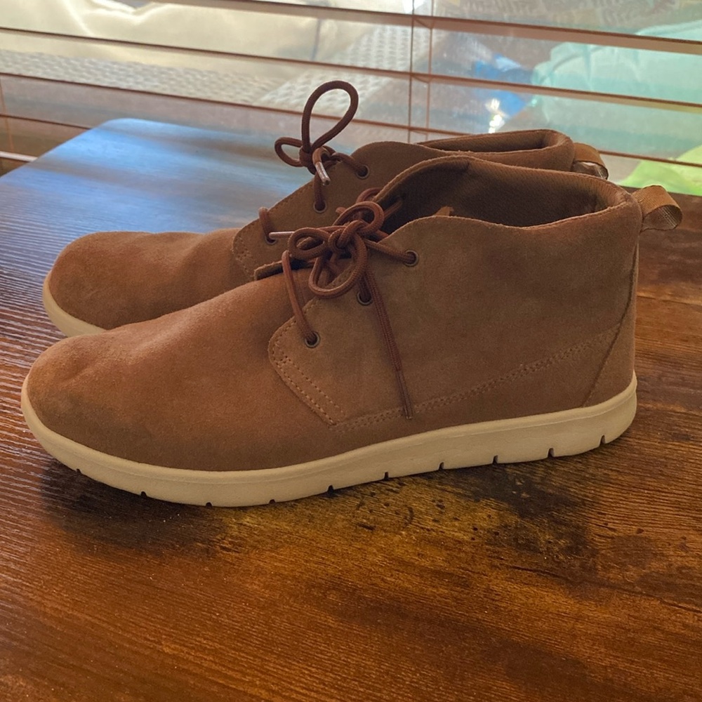 Ugg treadlite